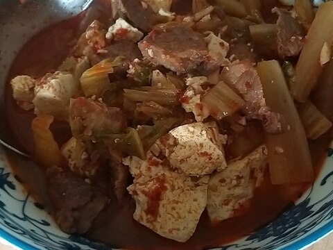 韓国料理:두부찌개ドゥブチゲ(豆腐チゲ)